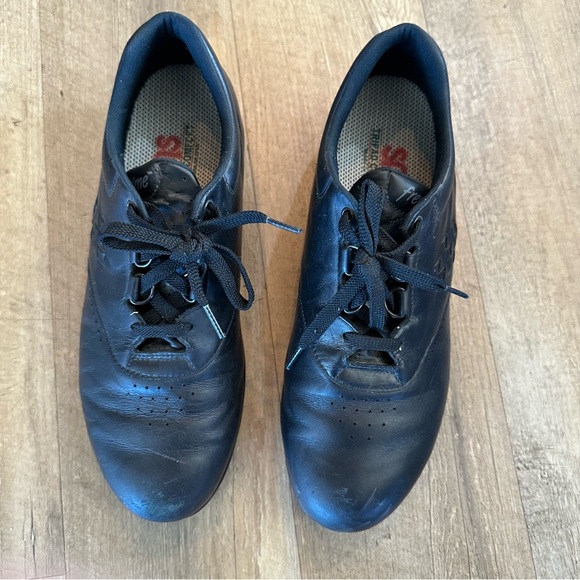 SAS Free Time Walking Shoe - Picture 2 of 14